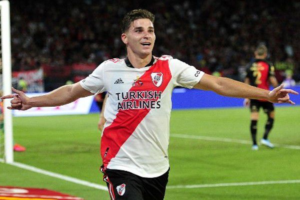 厨房玩朋友娇妻hd中文视频